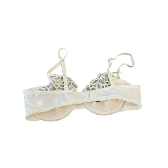 Wacoal Women's White Underwire Adjustable Lace Bra Size 34C - Picture 3 of 4